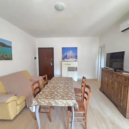 Apartament Morelli - Via Litoranea 80 *